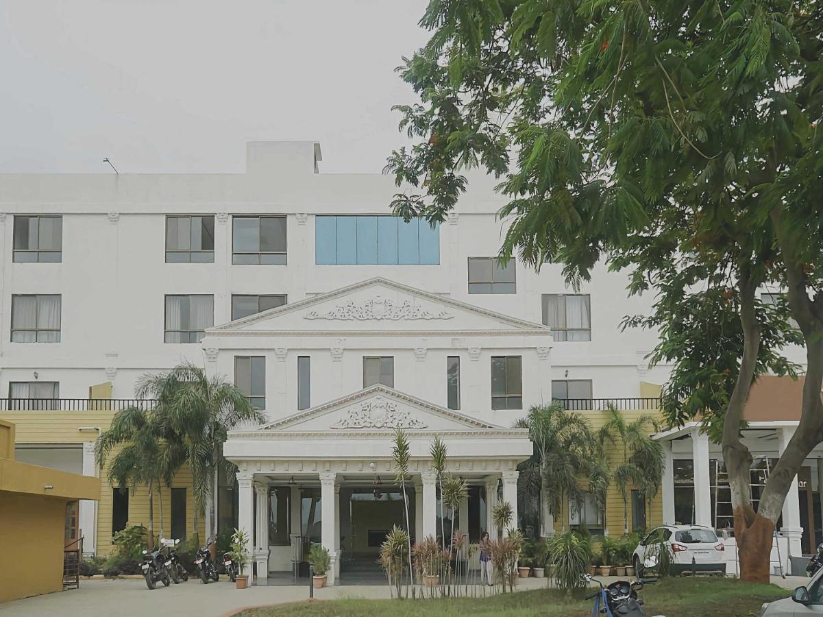 Collection O Sanskruti Resort Shirdi Exterior foto